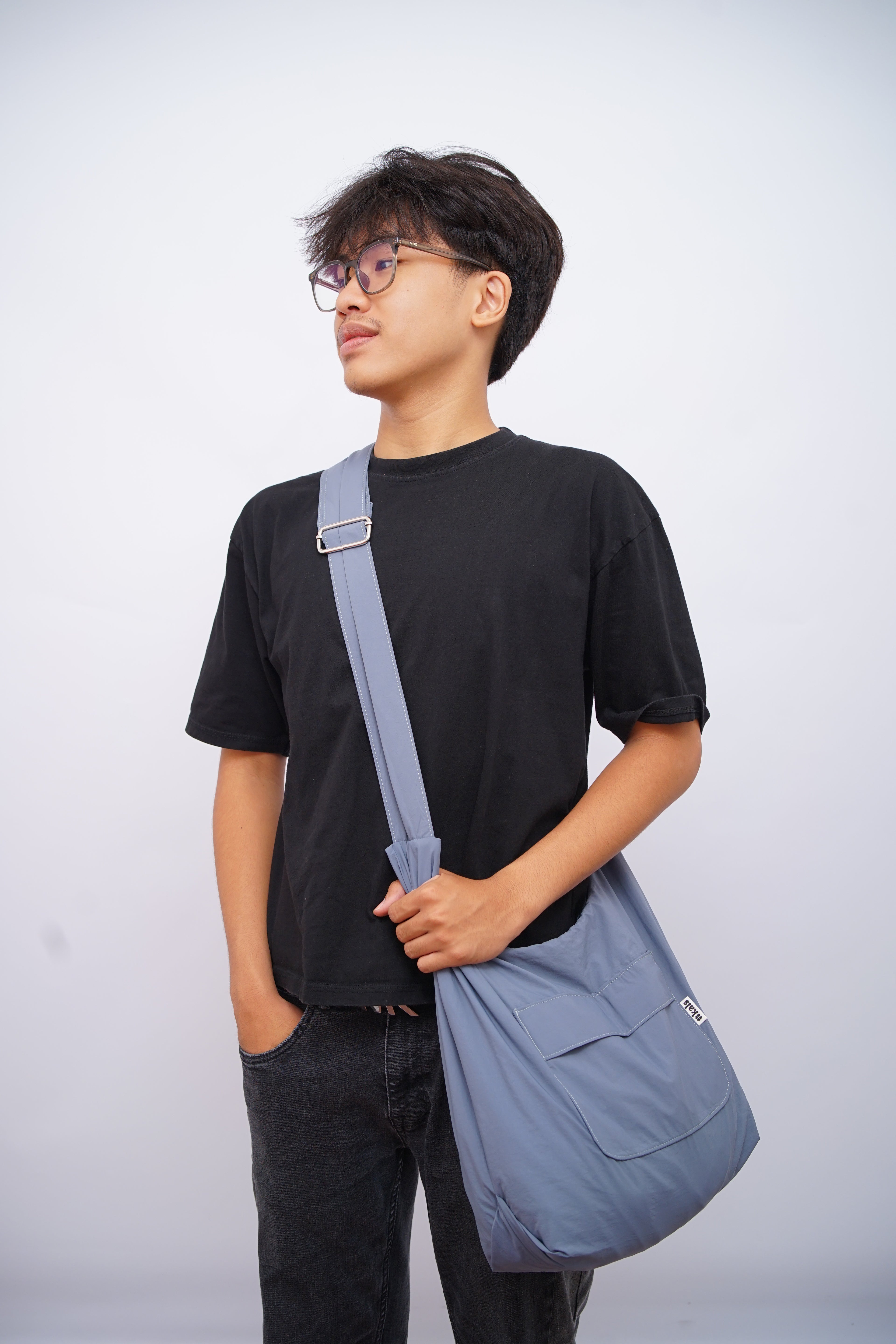 GOSLING bag - lightweight & foldable sling bag