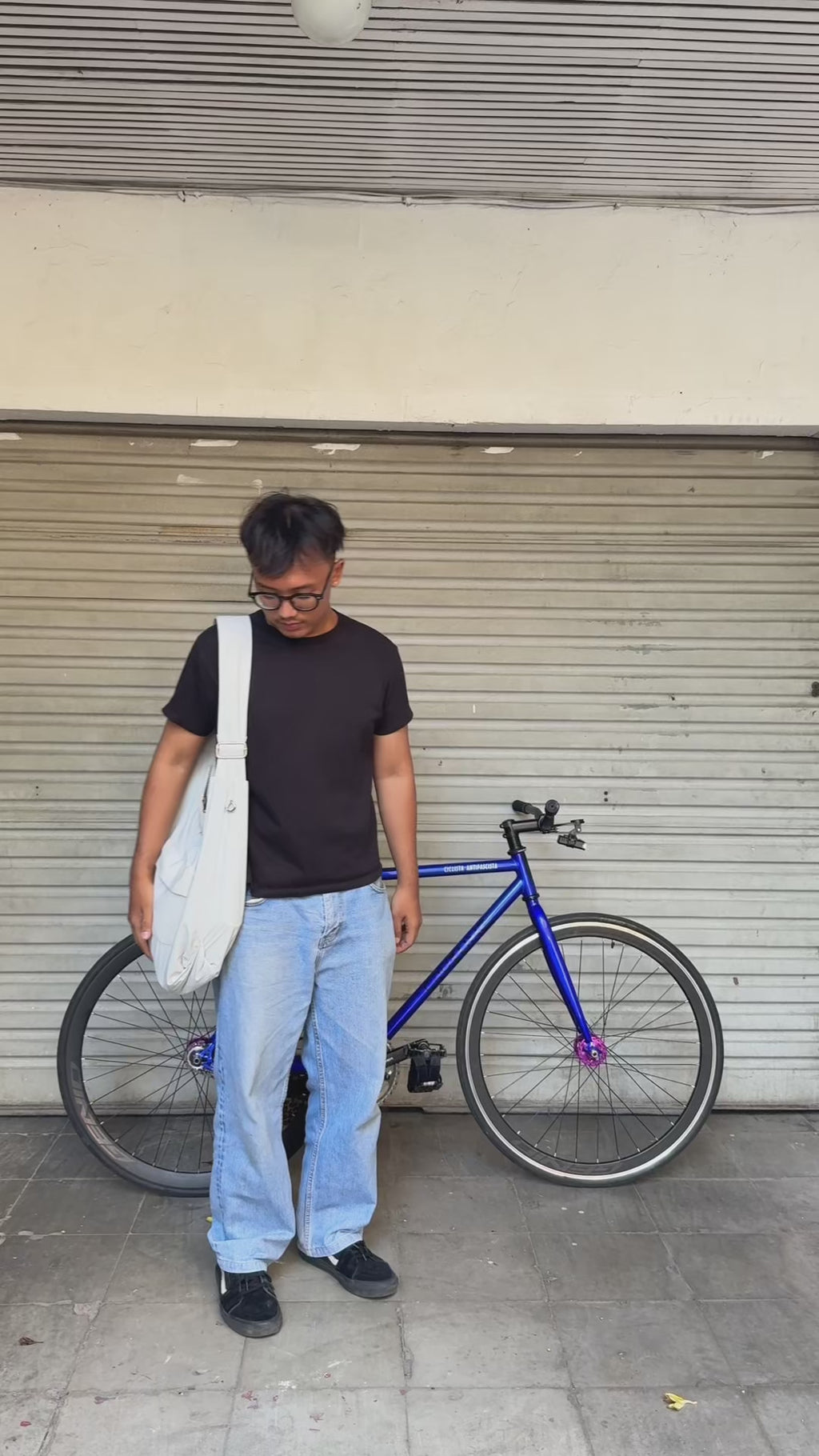 GOSLING bag - lightweight & foldable sling bag