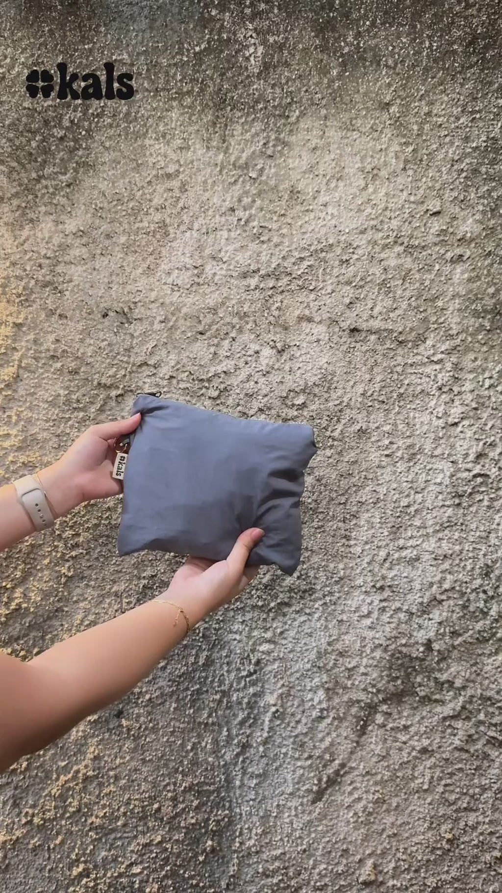 GOSLING bag - lightweight & foldable sling bag
